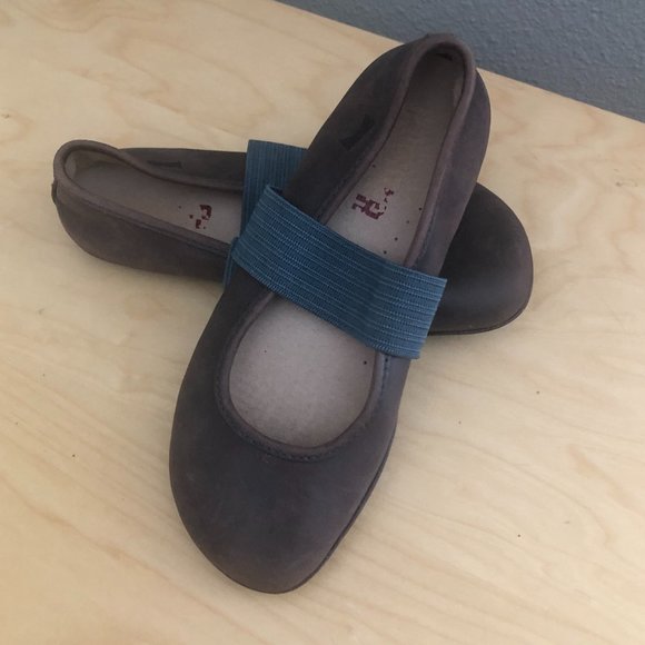 Camper Other - Camper Girls Right Leather Ballerina Mary Janes